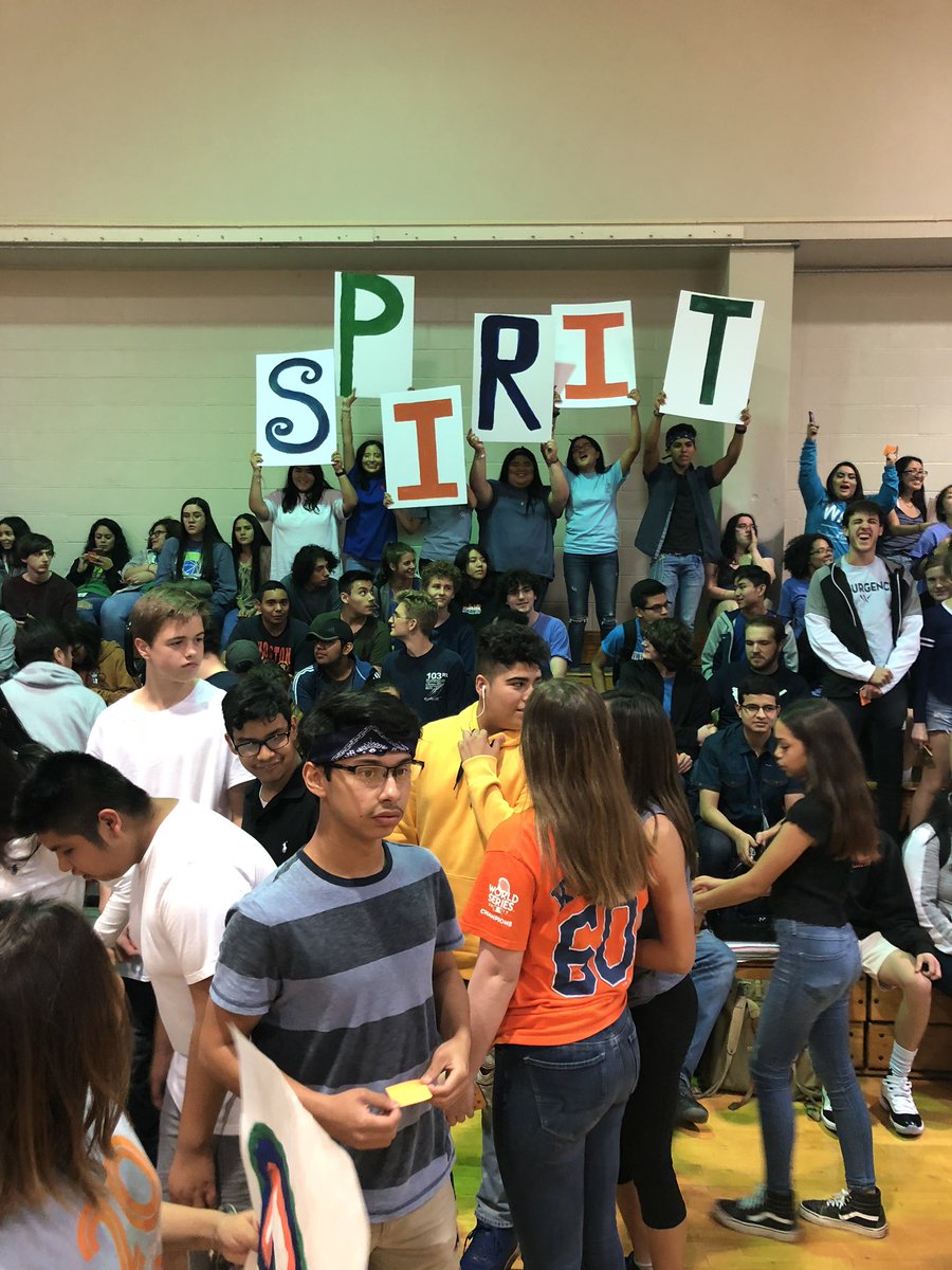 valerierherndz's tweet photo. Wildcat spirit in the house!!@WAISSBISD https://t.co/vp6lhNi41v