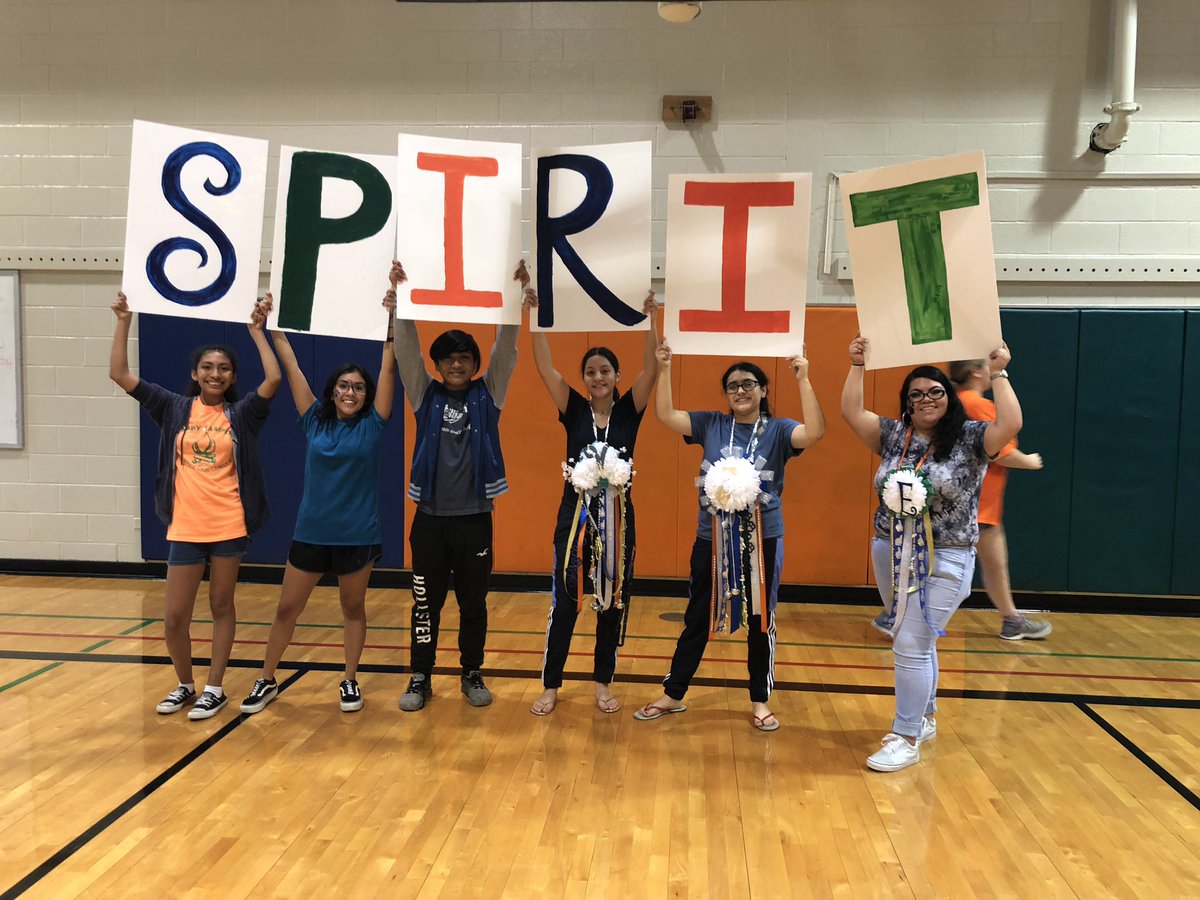 valerierherndz's tweet photo. Wildcat spirit in the house!!@WAISSBISD https://t.co/vp6lhNi41v