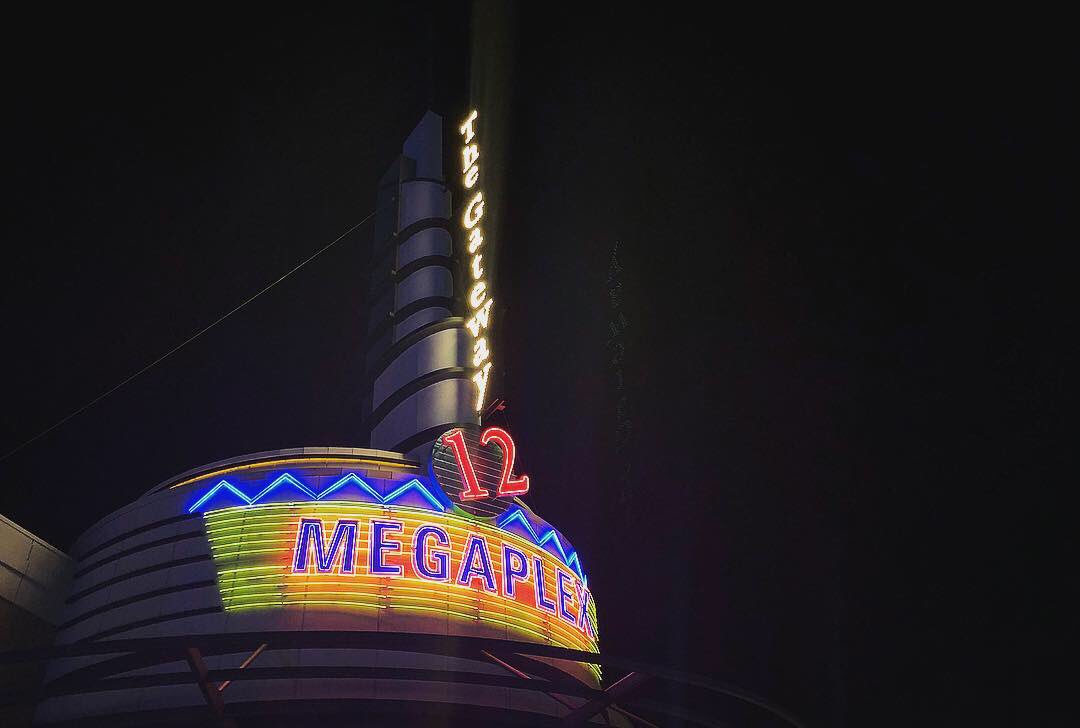 ToErrIsHumanDoc's tweet image. Last night was unforgettable sharing #ToErrIsHumanDoc with hundreds of people from the Salt Lake City healthcare community thanks to the epic planning of @Intermountain. We also took a tour of their facilities and saw what a #ZeroHarm culture of safety truly looks like. 👏🏼👏🏼👏🏼