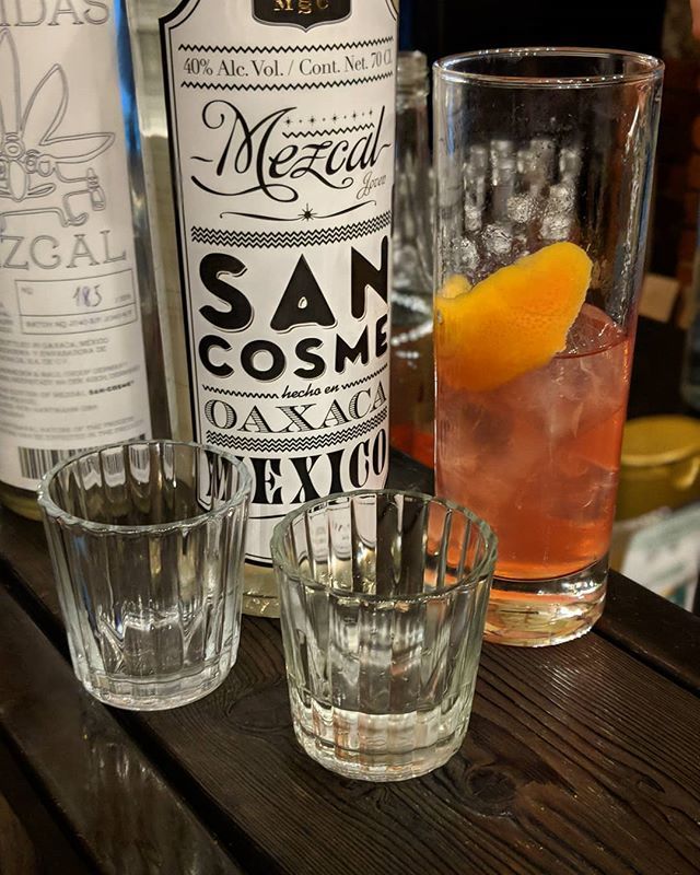 JackSamuelWinks's tweet photo. Mezcal Pop-up with @mezcalsancosme .
.
.
.
.
#berlin #mezcal #popup #mezcaltasting #mexico #oaxaca #espadin #sancosme #sancosmemezcal #alcohol #bartender #booze #travel #tasting #agave https://t.co/UiLlAVDRqE https://t.co/frwbvb0lBx