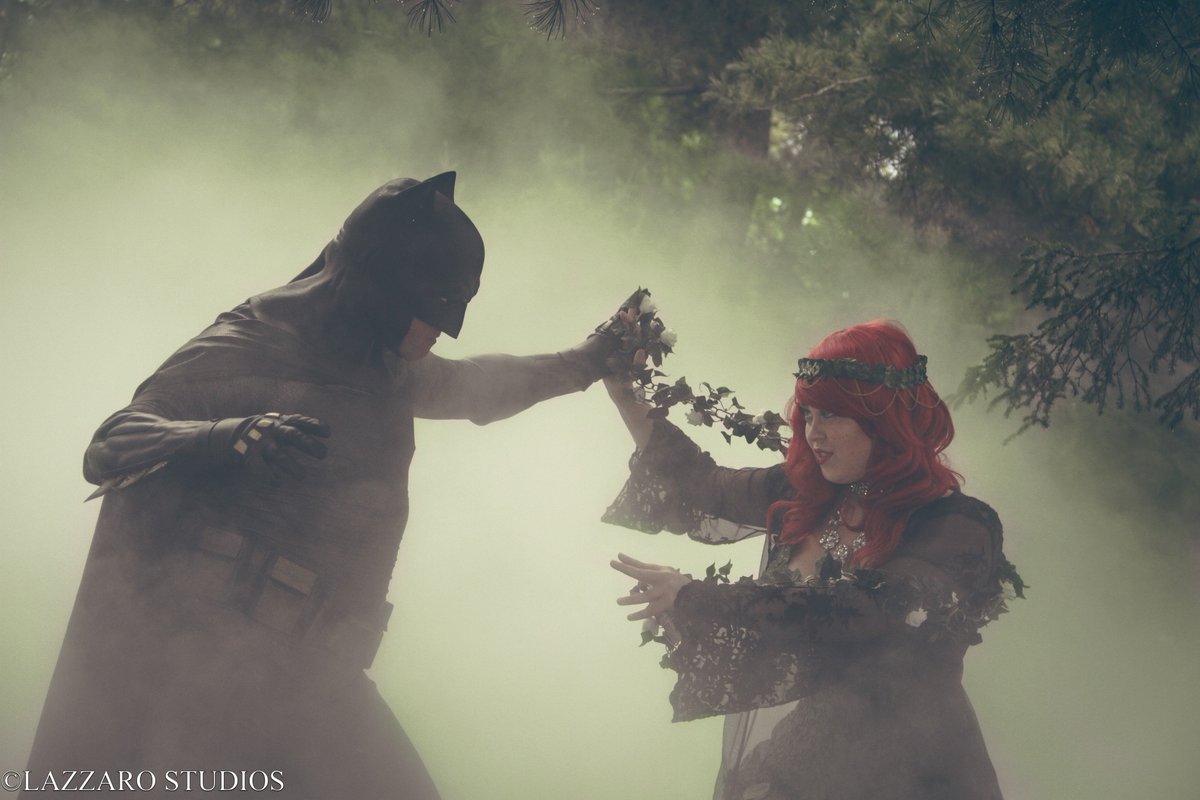 Since you all liked the batman shot I put up last night, here, have another! This time with Poison Ivy! 

Batman: instagram.com/real_matches_m…
Ivy: Sarah 

#LazzaroStudios @ArnoldArboretum #FogxFLO #BatmanCosplay #PoisonIvyCosplay #BostonCosplay #Cosplayers