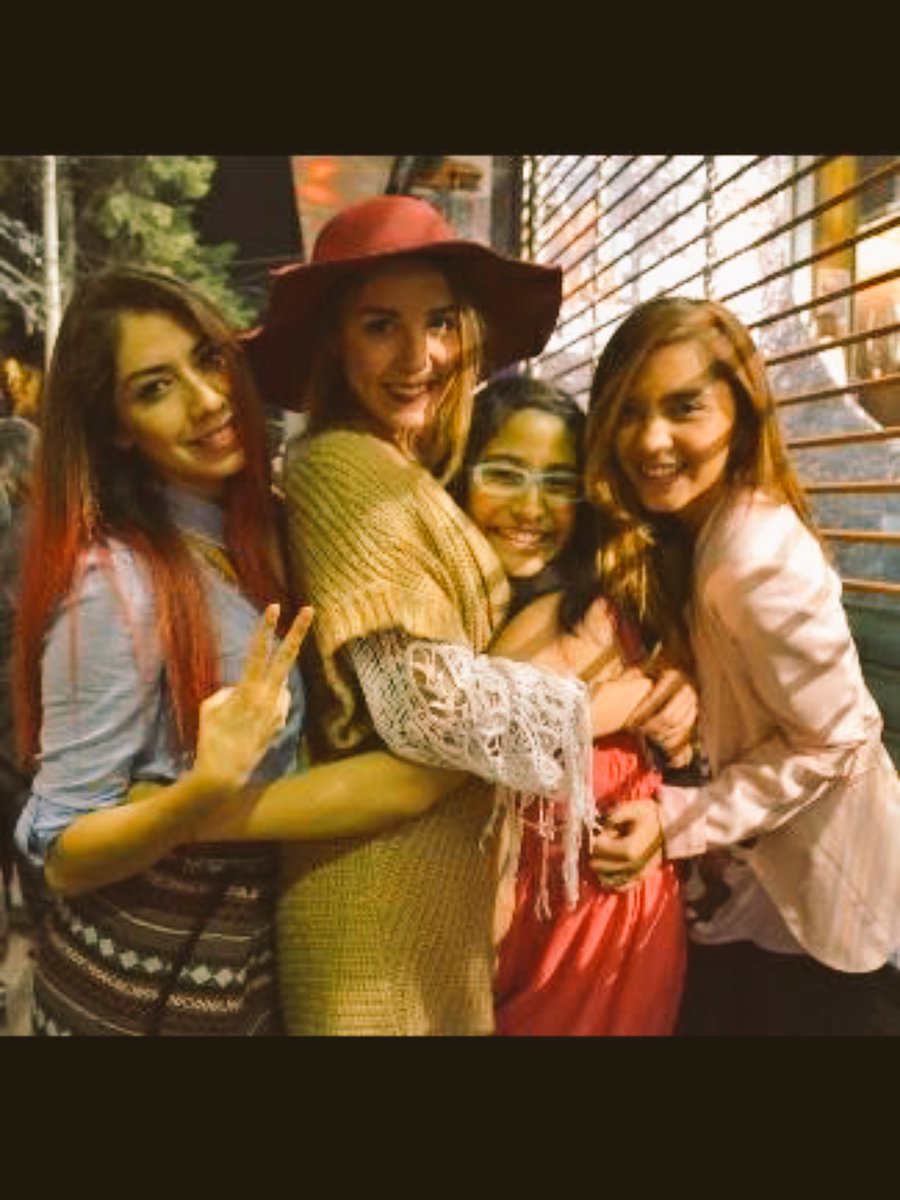 Y que me encuentro esta foto del 2015 😱😱 donde quiera que anden les mando abrazos como este 😂 las quiero 😘 <a href="/karlagonca/">Karla González 💎</a> <a href="/marianalogue/">Mariana Logue🇲🇽</a> @yunuenyuamis