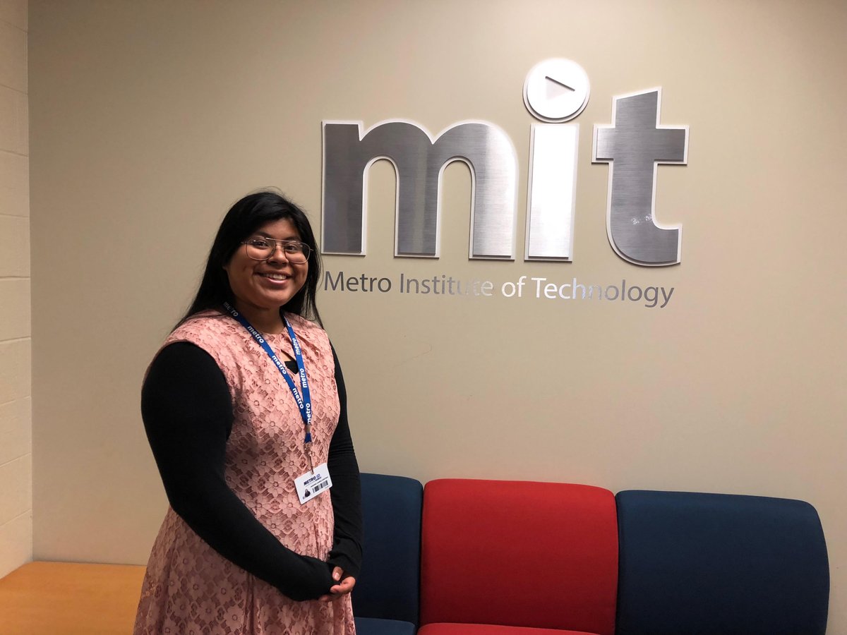 USNAlumni's tweet photo. Had a great talk with Anasarai, a CCA Dana alum who attends Metro Institute of Technology. She wants to be a pediatrician someday and is working hard at MIT to reach that goal. Way to go Anasarai! ⭐️ https://t.co/8S7xGNxpRD