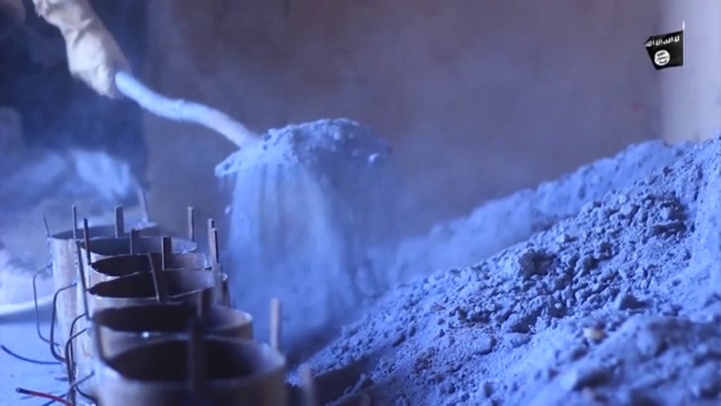 HKaaman's tweet image. Most recent IS video from Kirkuk area interestingly showed how they use steel pipes to efficiently construct cylinder IEDs en masse
