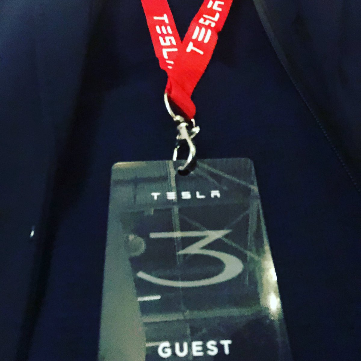 FrancoisQi's tweet photo. À la découverte du modèle 3 @Tesla #tesla #voiture @MondialAuto #invite https://t.co/oh4dYNEN7j