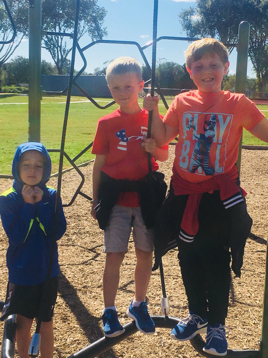 kandersen34's tweet photo. Taking our PLAY time outside to the Southold Elementary School Playscape!☀️😎! @southoldelem @monicarowsom @ellen_oneill #southoldelem @tpressler3 https://t.co/FCwpxvq5HR