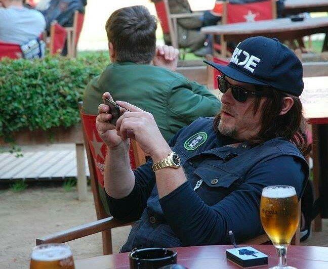 @FlashiKat @NormansCat @wwwbigbaldhead @JDMorgan #FreeBeerFriday 😂🤣