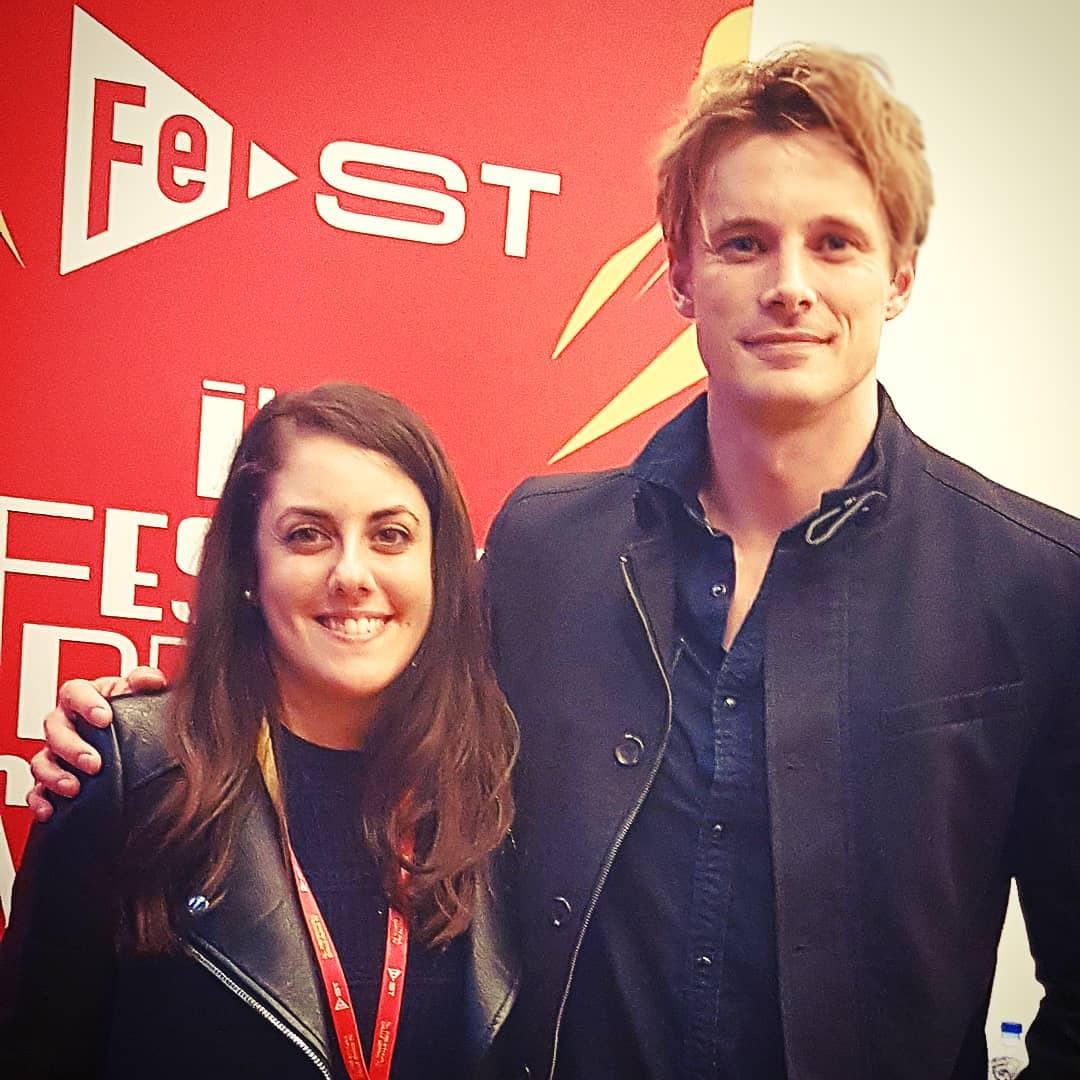 BradleyJamesIT's tweet photo. ▸ NEW ⇢ Bradley insieme ad alcune fortunate fans durante la settimana

(tvserialweb | abry1996) https://t.co/EHDaRBVwKo