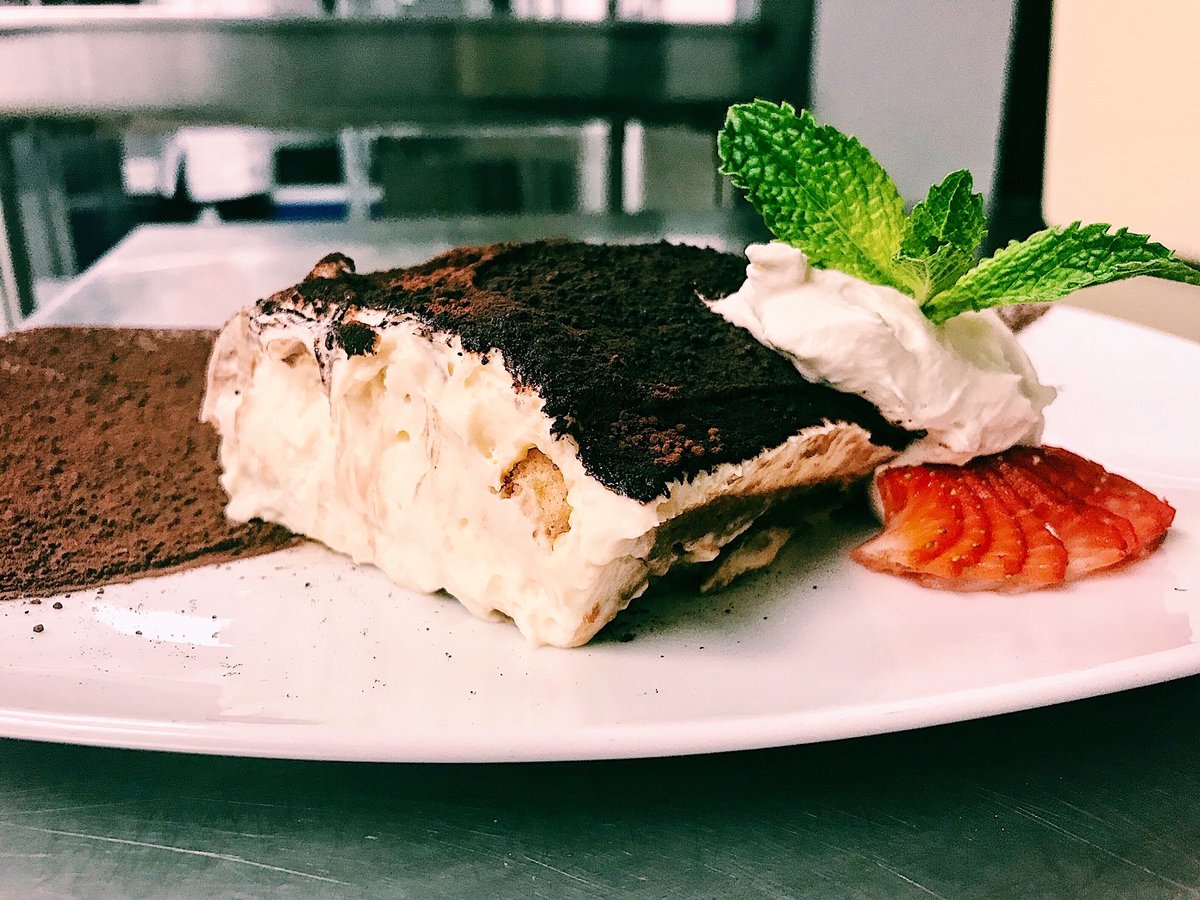 Red Bird tweet media