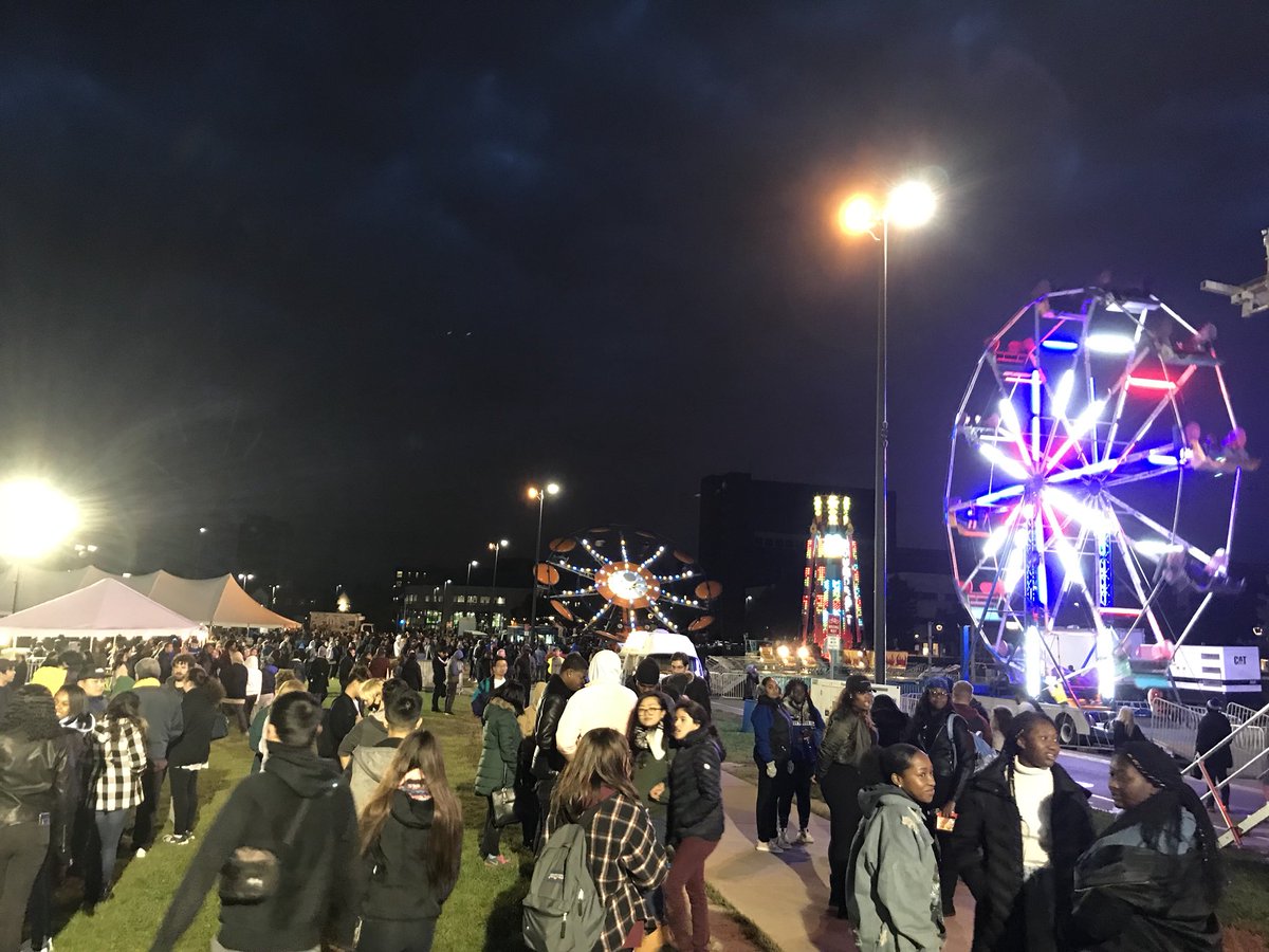 UBuffaloBulls's tweet photo. Shoutout to @ub_sa for inviting us out to #Carnival ๐ค great turnout by @UBuffalo ! Letโs pack #UBStadium tomorrow as @UBFootball takes on Akron at noon! #UBhornsUP https://t.co/iXR879PR4t