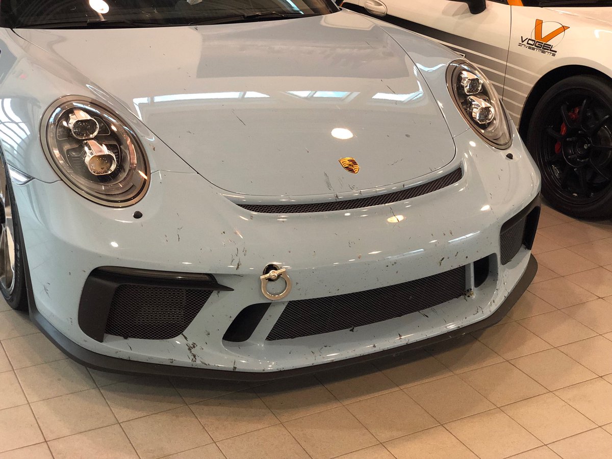 inmycranium's tweet image. #bugkiller #porsche911 #Porsche Looks like the track was full of bugs