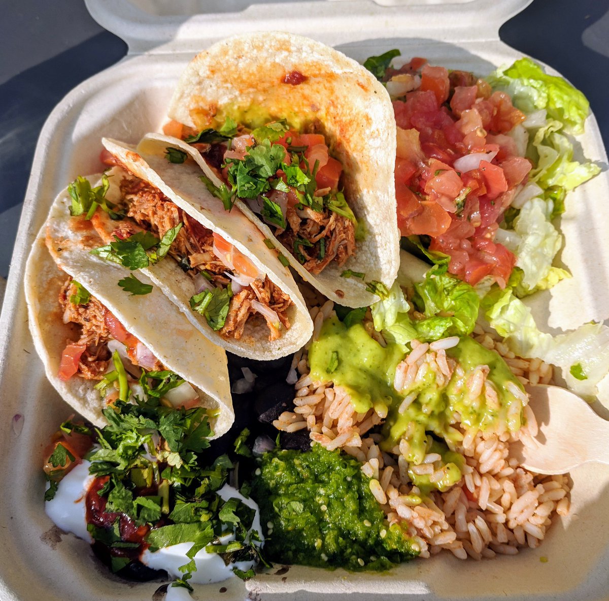 fhinkel's tweet image. On nom nom #NodeJSInteractive