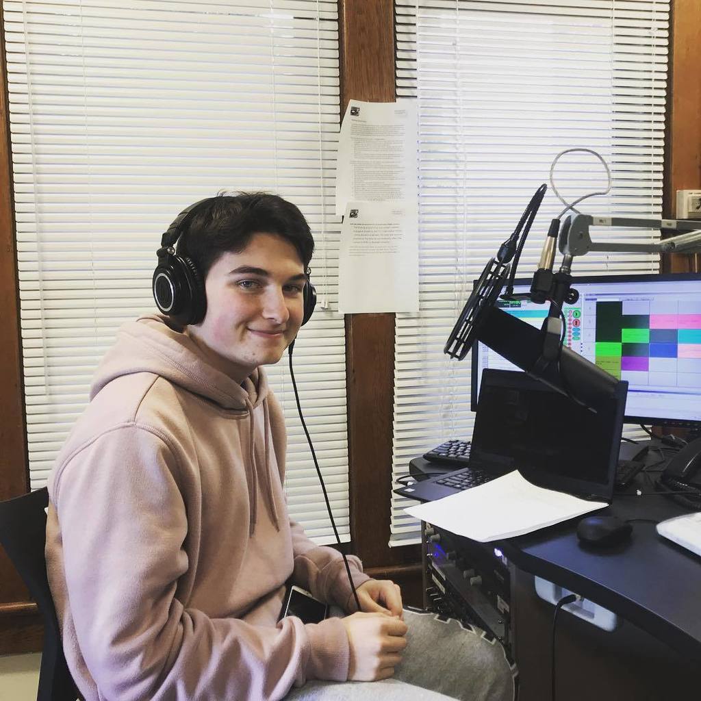 Our newest DJ @alexkinsman7 is recapping the Giants-Eagles game at 3:30. 🏈 Tune in @ WVBU.com.