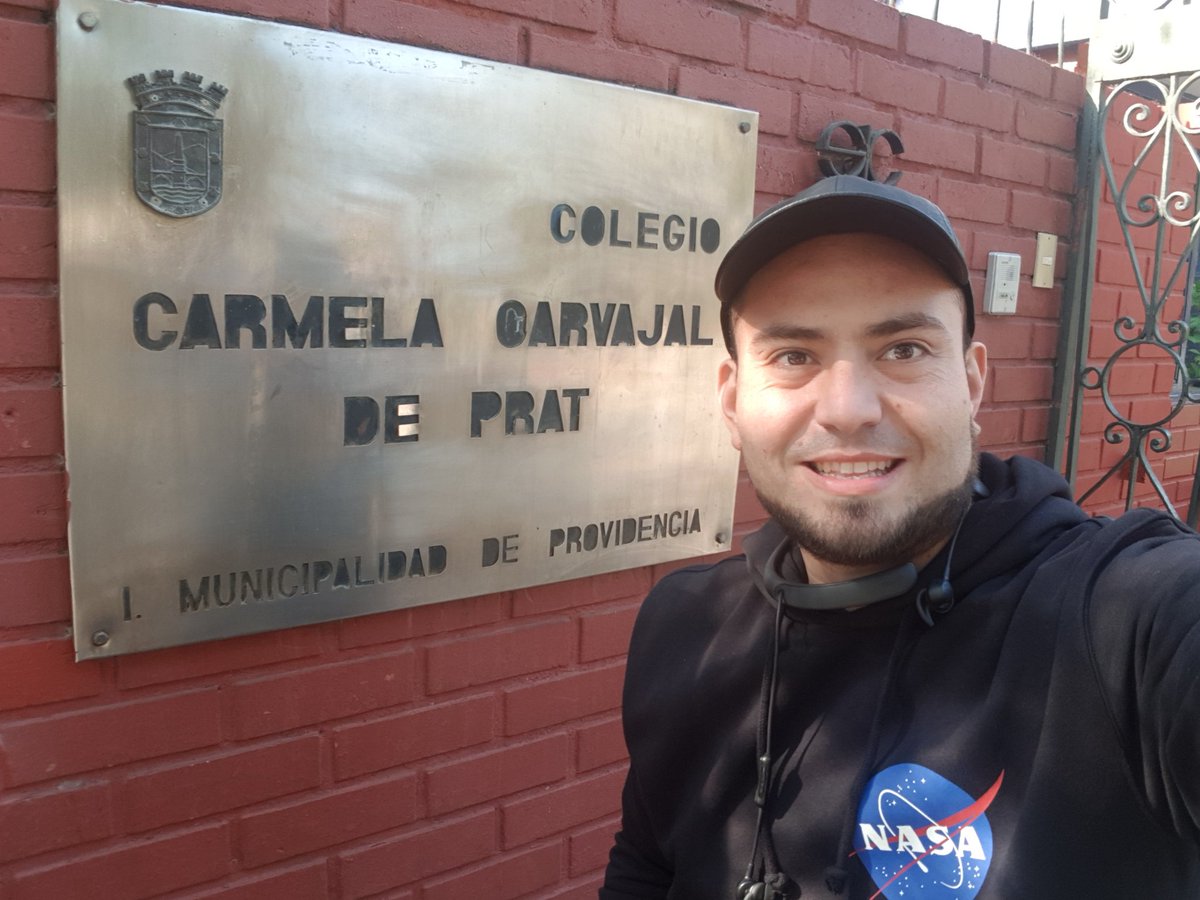 eduardoquiroga's tweet image. Segunda sesión presencial de #Integración con #Carmela #Carvajal de #Prat continuamos #evangelizando el entretenido mundo de las #ciencias de la #computación  introduciendo el #pensamiento #algorítmico junto al profe @rodo_aravena @icinf_