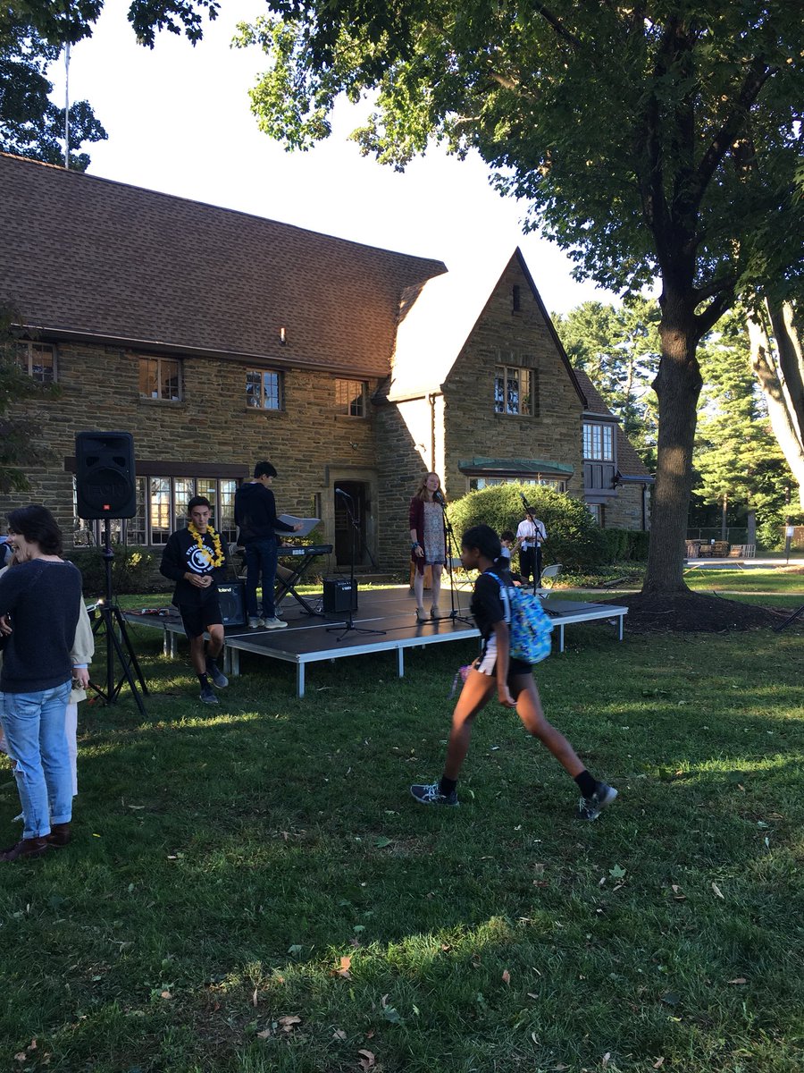 DrKrisBrown's tweet photo. We’ve got it all today at the Homecoming Festival!  Still time to get here and enjoy!  #SHHS19 https://t.co/S32CWEqMYm
