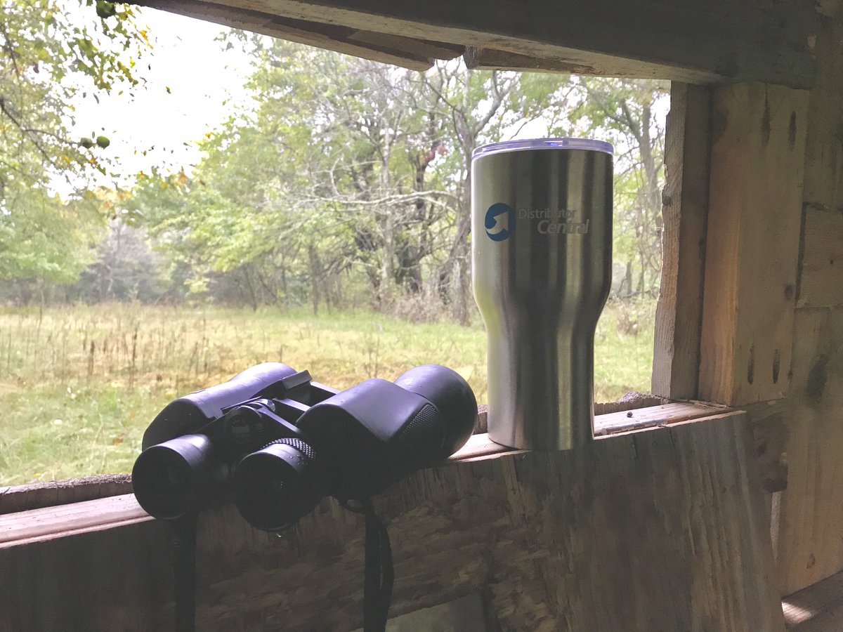 #FridayFavorite - Cold and rainy hunt this morning with little deer action but my coffee sure stayed warm in the Urban Peak tumbler from <a href="/StarlineTalks/">Starline</a> !!!! 
Find these and their other line of products here: ow.ly/Bkdw50joIXM

#PromoProducts #DCSuppliers #PromosForHunting
