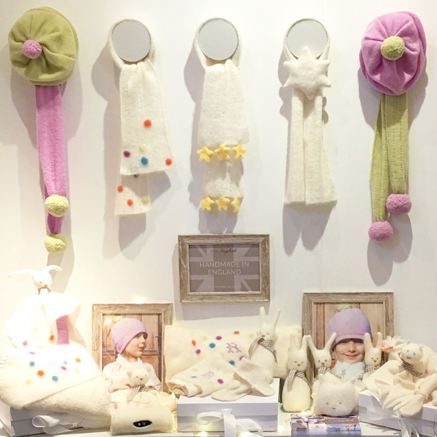 handmadebritain's tweet photo. Cotswold-based @purlenglish design pure cashmere accessories for men, women and children, with a focus on heirloom quality gifts. Pick up blankets, hats, scarves and toys at Chelsea Old Town Hall next month at our next craft and design fair https://t.co/gDQOEU0N4q https://t.co/Gc5Lg5UzoN