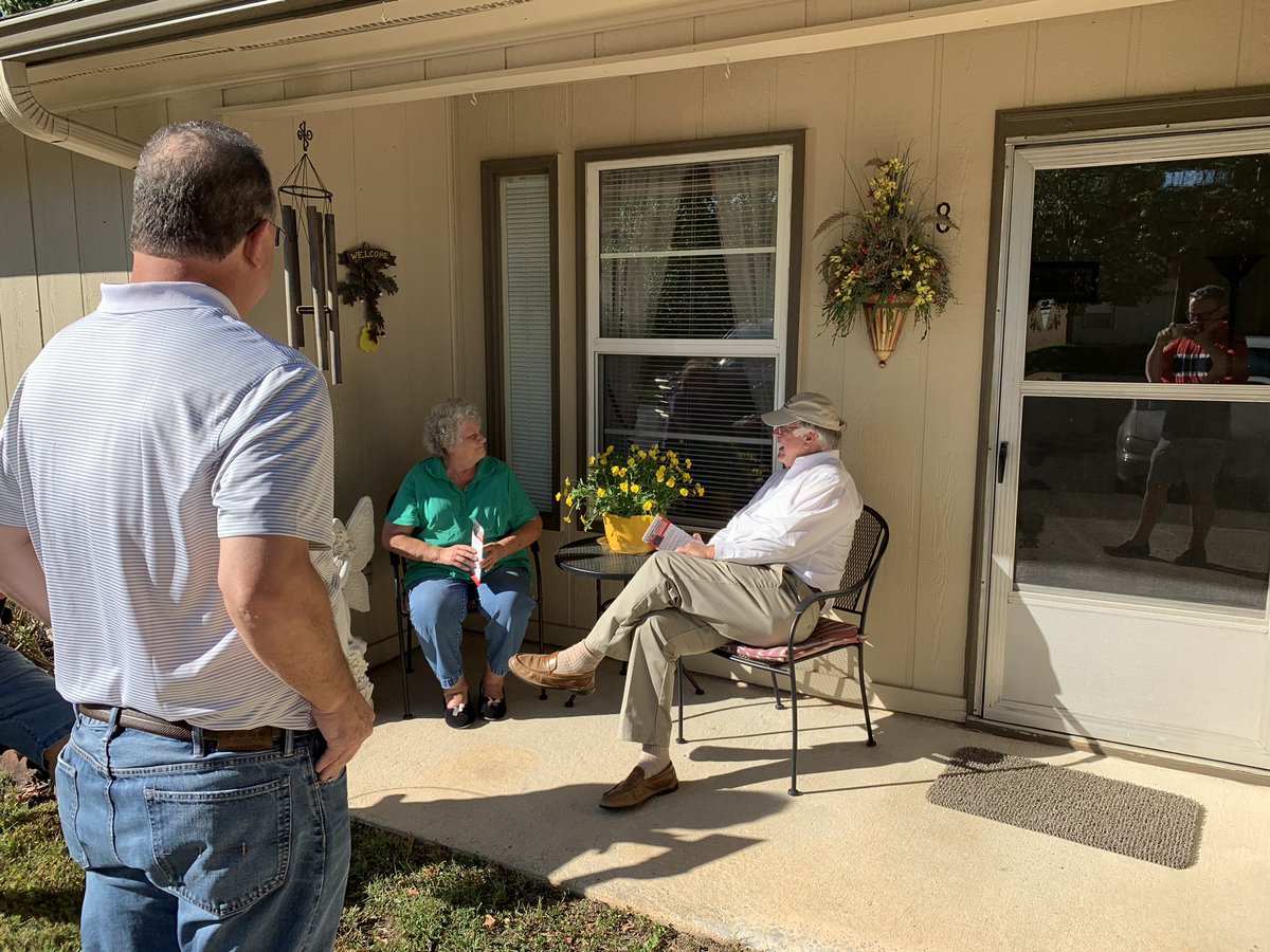 ElectJohnnyMack's tweet photo. Out knocking doors in the district this beautiful afternoon! https://t.co/HDOsKHUvOf