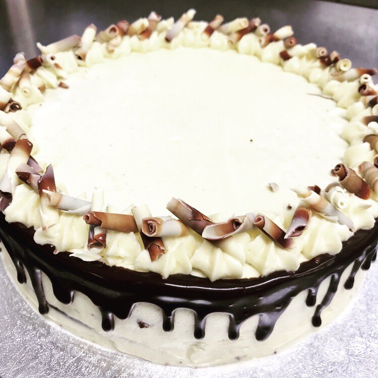 Pecks Dessert ? White Chocolate Fudge Cheesecake Reserve your table for Dinner at Eight 01260 275161  #delicious #sweettreat