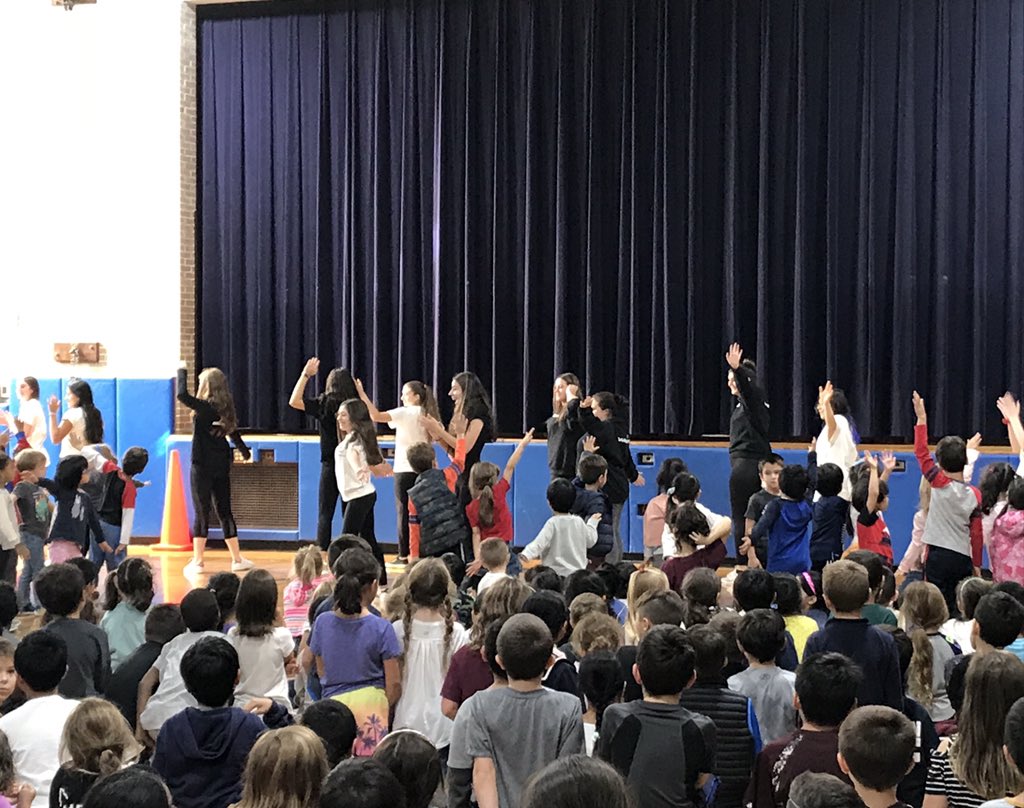 That’s a wrap! #parsonshcsd students ending our 4th Annual Wellness Day dancing together! Thanks to all who helped make this day possible! <a href="/AP_PARSONSElem/">Stephanie Goldman</a> <a href="/HarrisonHusky/">Harrison High School</a> <a href="/htown_huskies/">Harrison Athletics</a> @Lynn_Fusco <a href="/PAR_PTA/">Parsons PTA</a>