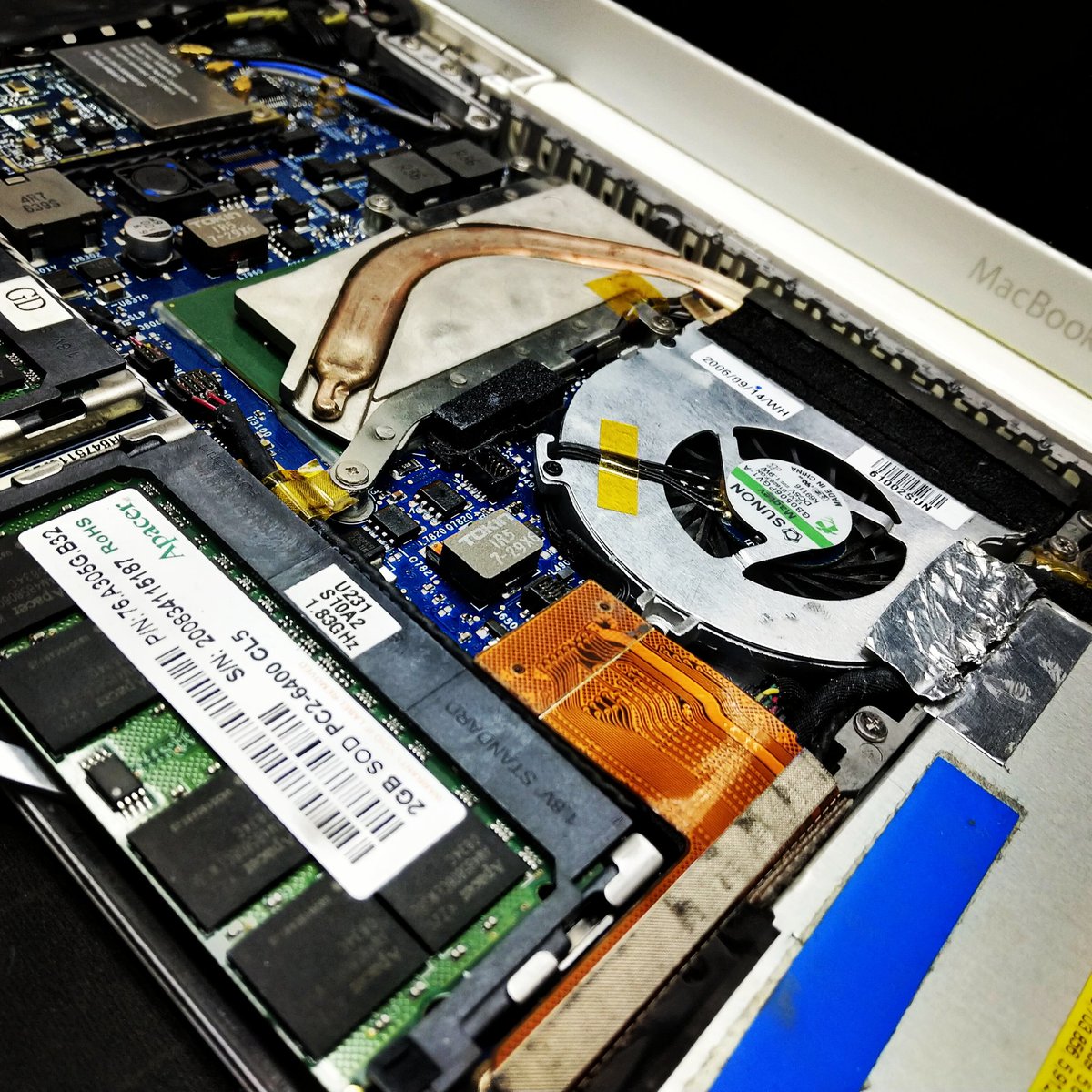 OfiStoreOrlando's tweet photo. Will bring back your Old memories!!!... #apple #macbookaircase #macbookpro13 #macbookwhite #computergraphics #repairmac https://t.co/KuO7V0C7gS