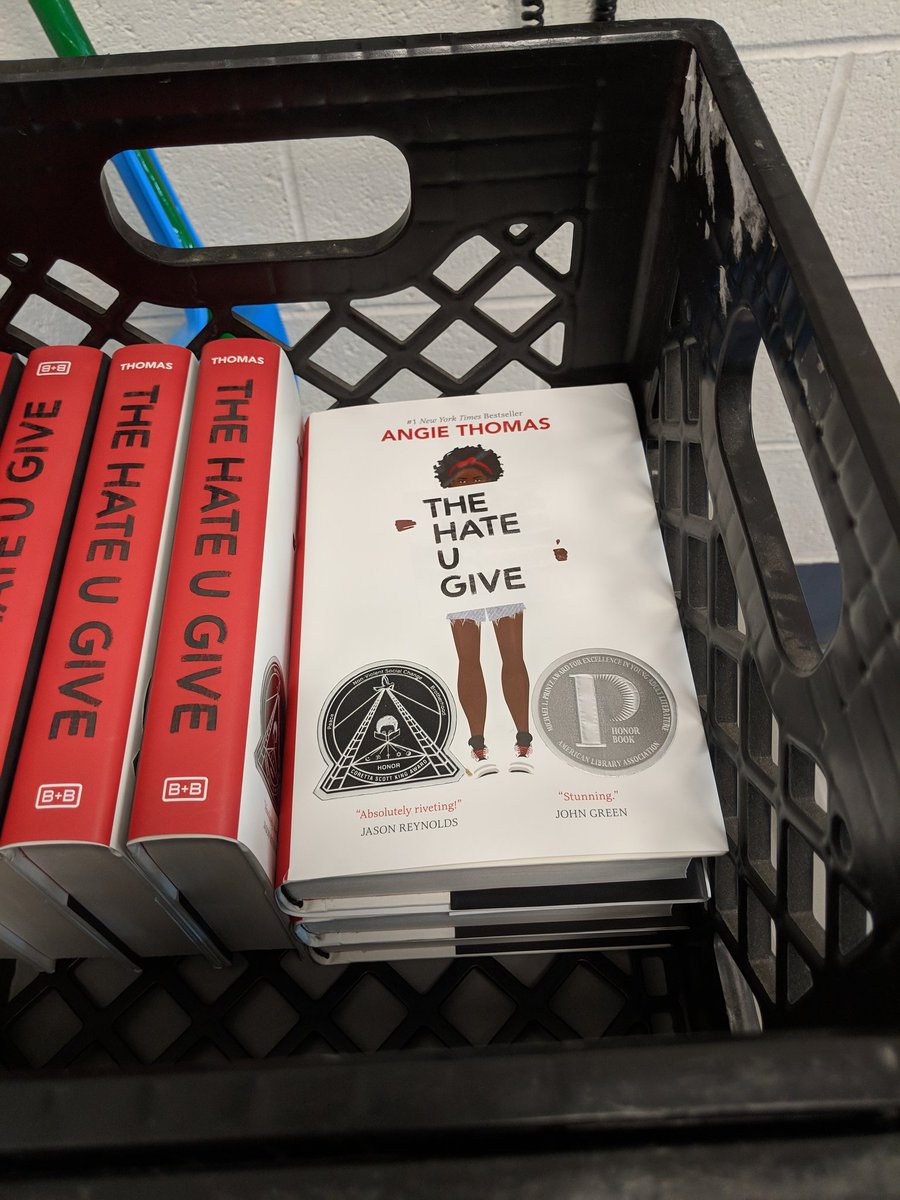 StefanieDiFran1's tweet photo. The books are here!! #FSASproud #TheHateUGive @PrincipalPiniat @kelleycollings @phila_teach @thealisonstore https://t.co/X4tYxvnvp2