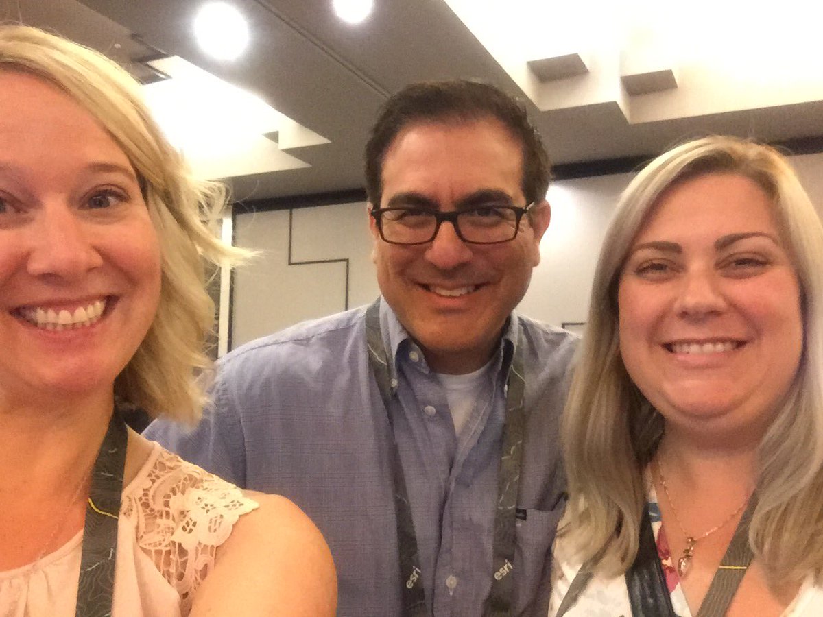 So great running into you @Munigovguy at #GISPro this morning! Thanks for the chat! @Kootenay_Girl