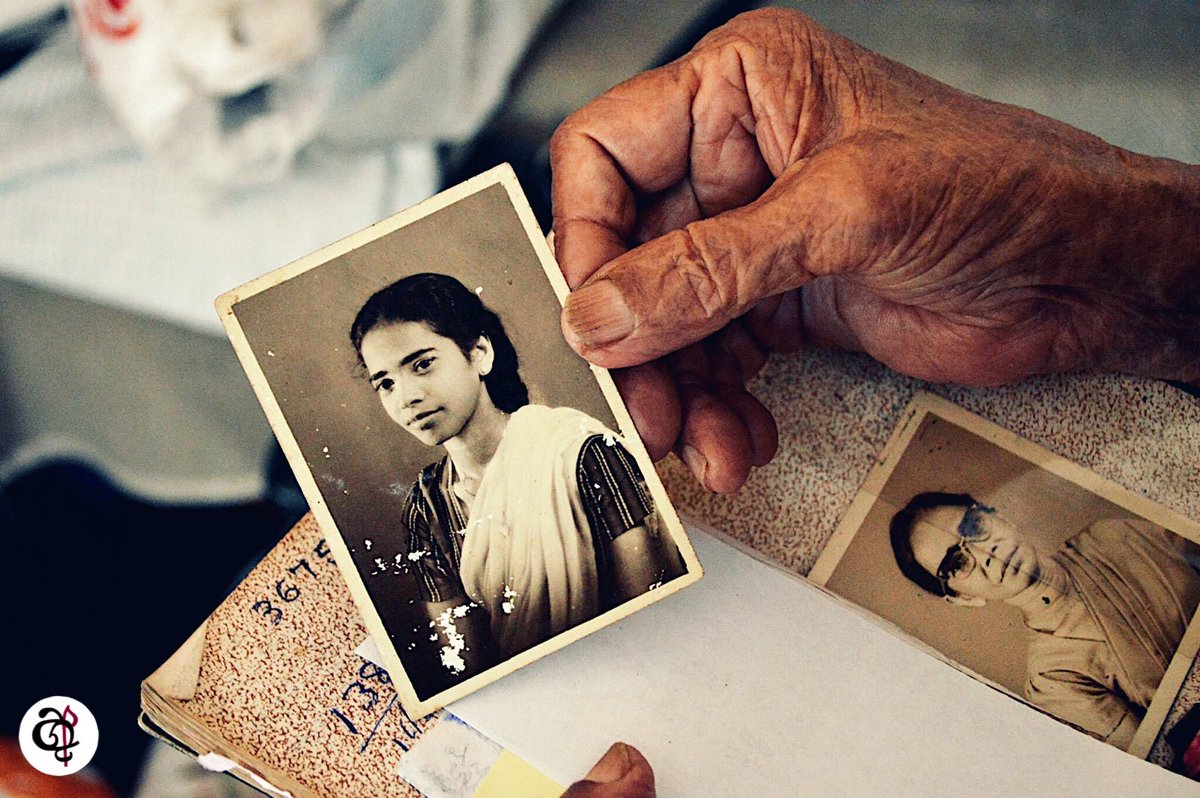 Gunindu's tweet photo. Hii 🙏🏾 my name is Gunindu! I’m a Sri Lankan 🇱🇰 photographer-videographer and grad student at UCI studying visual culture as resistance to cultural erasure. I’m focusing on South Asian herstories, looking at my grandma’s colonial past and Bharatanatyam dance! #SouthAsianArtists https://t.co/RiqKH6BNX7