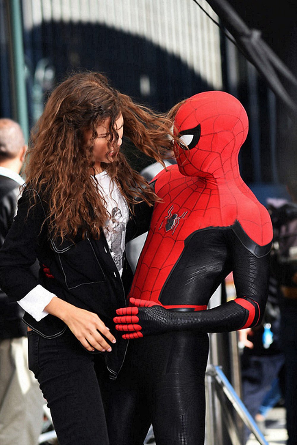 Spider Man Far From Home Tournage Tom Holland Source on Twitter: "Tom Holland and Zendaya seen on set