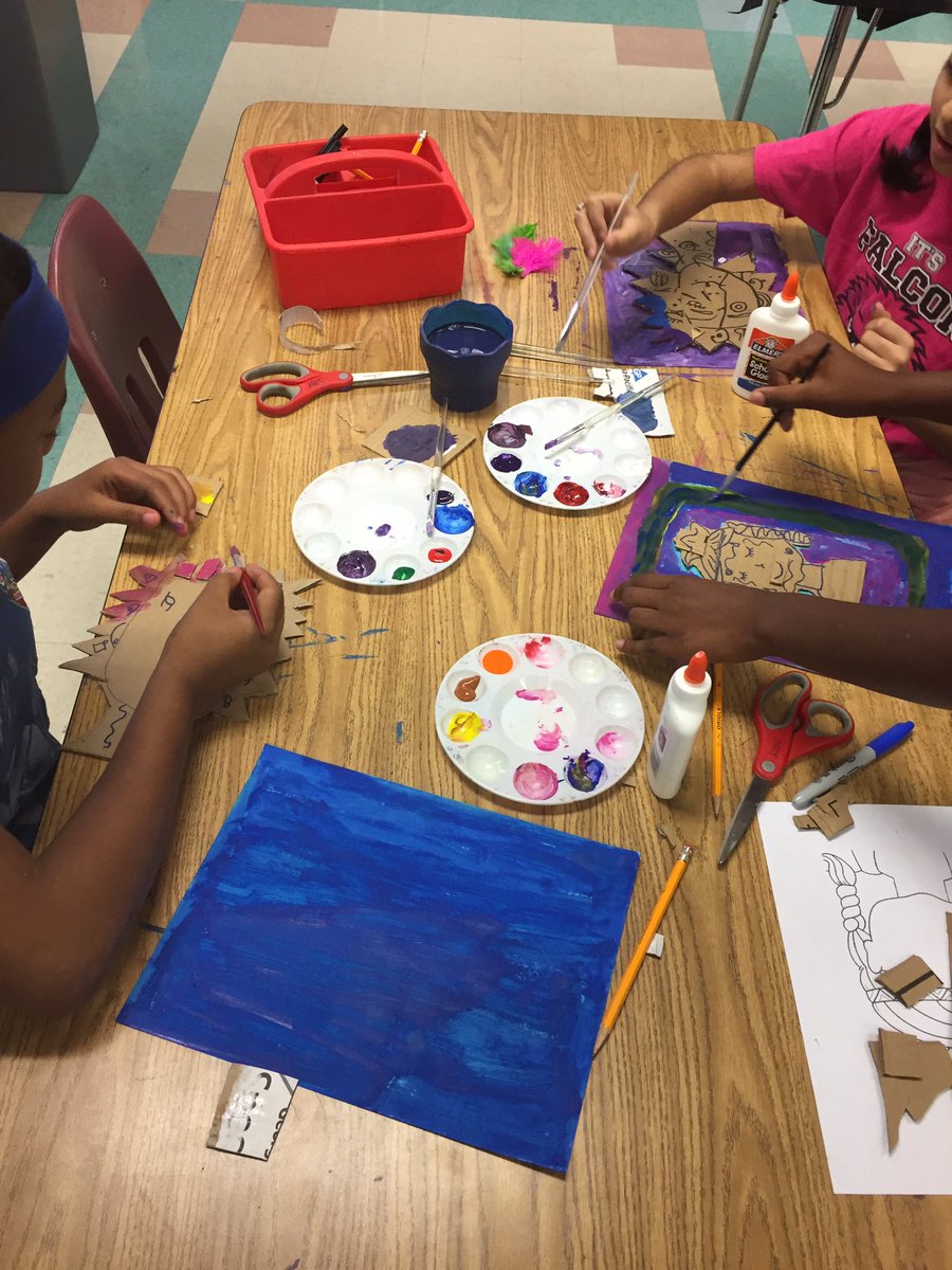 wpe_art's tweet photo. 5th grade working on their Picasso inspired 3-D recycled cardboard Indians. They were hesitant at first about how the finished product would turn out, but have been having fun working on them.   @HumbleISD  @HumbleISD_OFE @ElizabethFagen #humbleISDjoy #artrocks #artinspires https://t.co/yRjm1knj5C