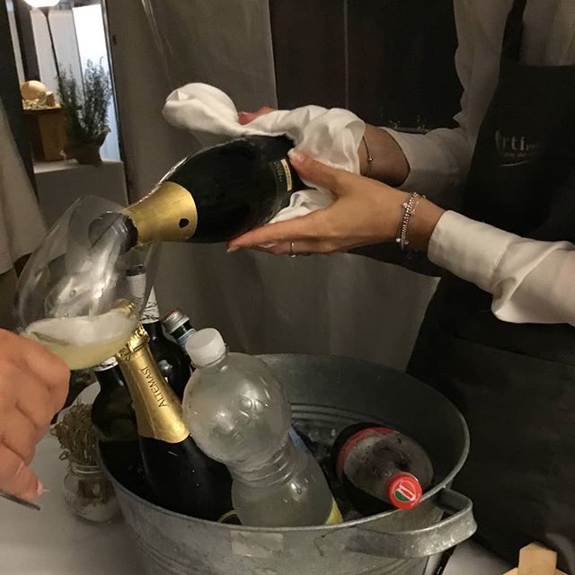 WineloverInfo's tweet photo. Friday night, it's time for prosecco!❤ 🥂🍾🔝❤
.
.
.
.
.
#winecoolerlover #winelover #wine #vino #prosecco #proseccotime #fridaynight #winetasting #instagood #instagram #winelife #lifestyle  #wineries #winery #winebottle  #winetime #thiene #veneto #… https://t.co/IukfGNFEum https://t.co/VRHRjiOnMH