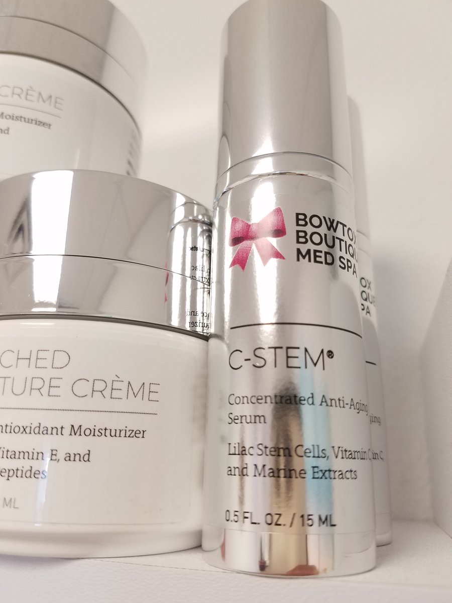 BowtoxB's tweet photo. Get the best nutrients for your skin such as Vitamin C to help brighten &amp; for it's naturally occurring antioxidants. Try at your next appt at Bowtox Boutique Med Spa, 6118 S. Tamiami Trl. #sarasota #florida #beauty #skin #skincare #antiaging https://t.co/LWHJvAKtPC