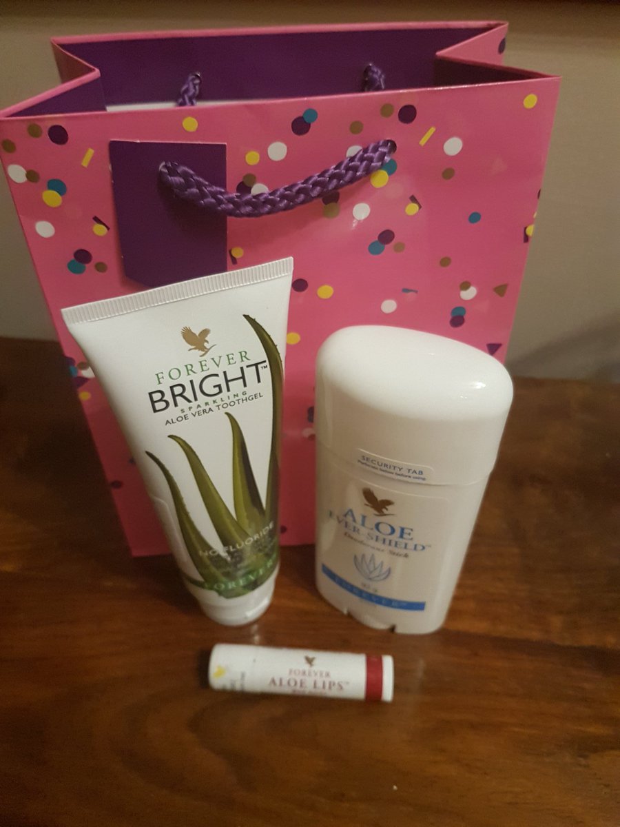 ATClerkin's tweet photo. Looking to put #happiness on #cancer patients' faces. Sponsr this lovely #cancer chemo care pack of #safe and #natural products for €20/£15. I will prepare these packs and deliver them to #cancer #care units in #Ireland.  https://t.co/VxSJZRbtII♥ https://t.co/TbFA9YoX1U