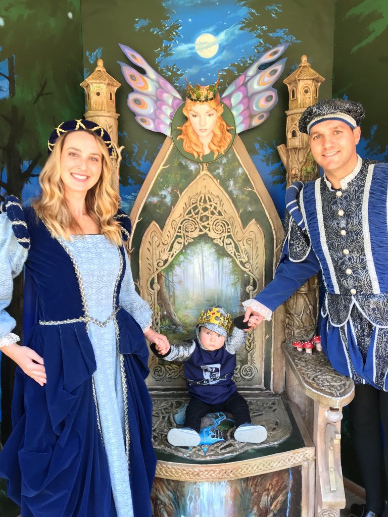 Beyond_Costumes's tweet photo. Beyond Costumes’ royal family wishes everyone a 
happy Halloween season with extended hours!
(Oct 13 – Nov 3):
Tuesday – Friday: 10am-8pm
Saturday: 10am-5pm
Sunday &amp; Monday: 12pm-5pm
#beyondcostumes
#nycostumes
#halloweencostumes https://t.co/DpDajETncu