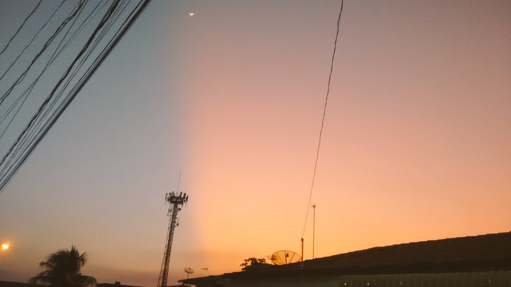 RossBergViana's tweet image. #skyvibes