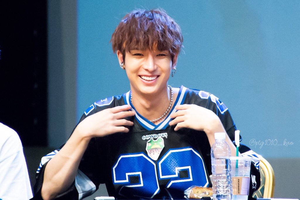rhodegirlz's tweet photo. yuto é completamente adorável, lindo e talentoso. eu amo ele por completo, mas o sorriso dele consegue ser a coisa mais linda que existe. eu amo muito um nenê e sou tão feliz por tê-lo na minha vida ❤❤❤

#2YearsWithYuto https://t.co/8THpTUgfs6