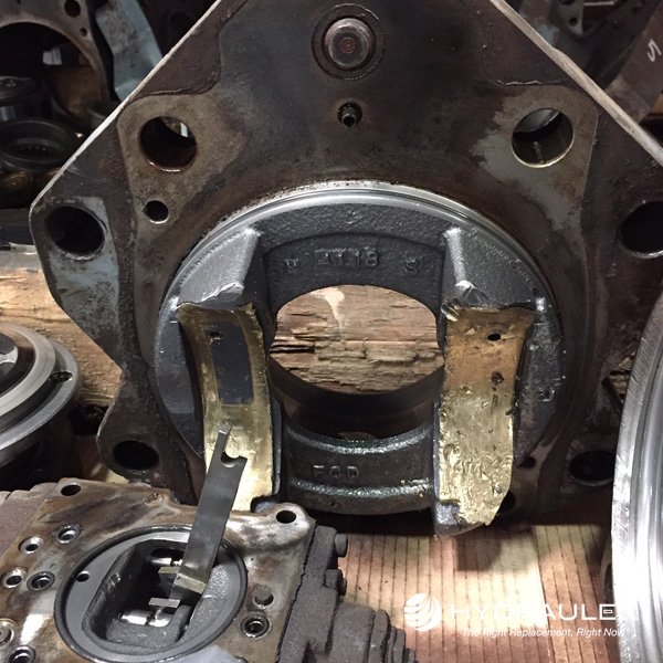 hydraulex's tweet image. Here's some pics of the internals of a Kawasaki K3V Series unit that suffered a catastrophic failure.
-
#kawasakihydraulics #kawasaki #k3V #seenbetterdays #hydraulicrepair #hydraulex #metaris #pistonpump #hydraulicparts #rightreplacementrightnow