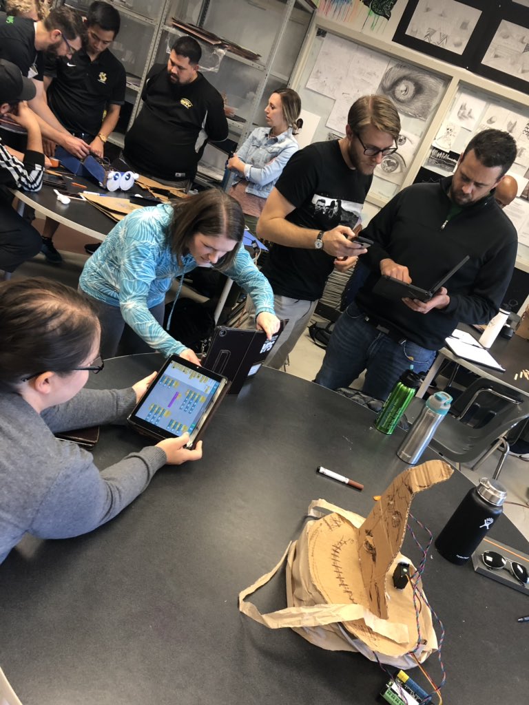 MrsKroon's tweet image. Collaboration. Communication. Critical thinking. Creativity. Coding. And F-U-N! @birdbraintech #weLearnVPS