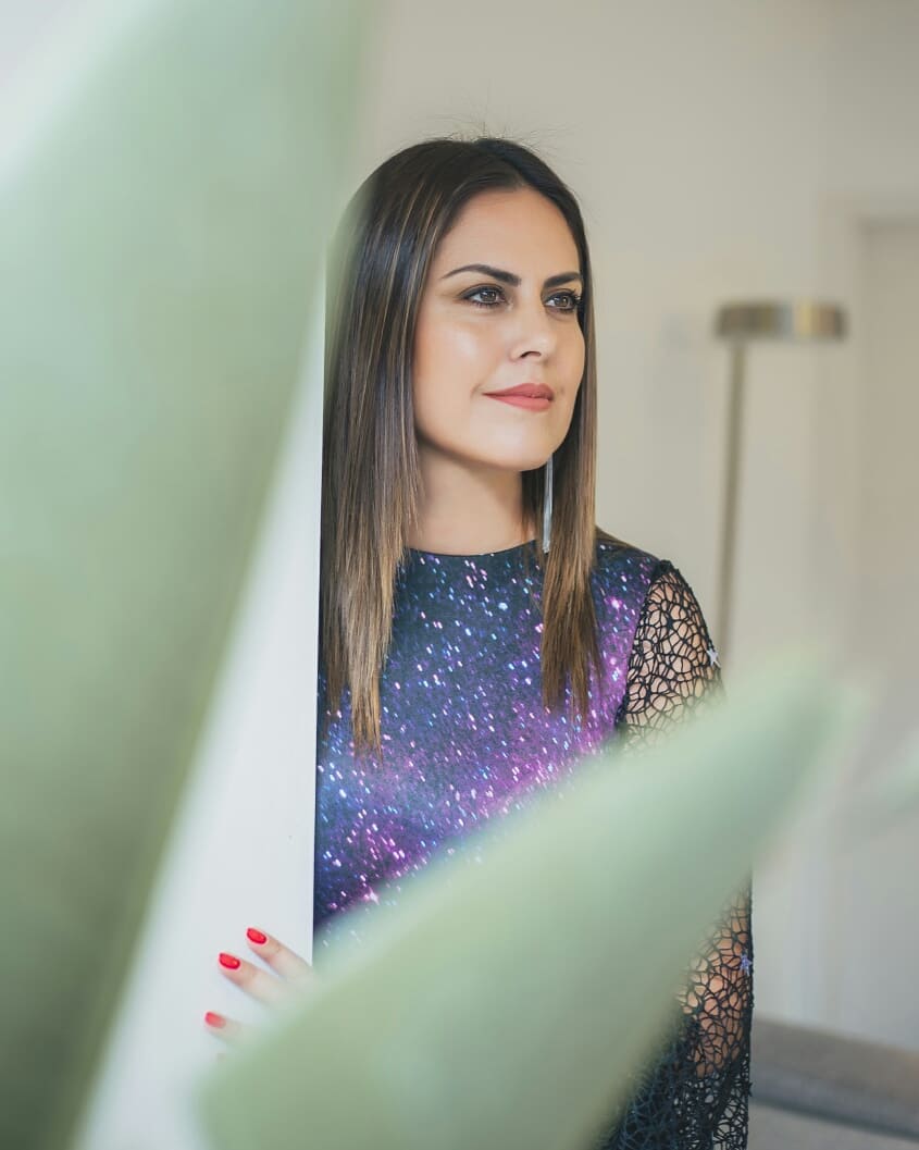Vivian_Benitez's tweet photo. #Viernes 🌟💖
Soy una admiradora desde siempre de la genialidad de @ilsejara. Este vestido se llama #anochecer, de una de sus últimas colecciones #Intuition y me fascina. ¿Qué les parece? #pretaporter #resort18 #nature #weekend
Hair & Make up @mariecarol_py https://t.co/IjSYZ3a66z