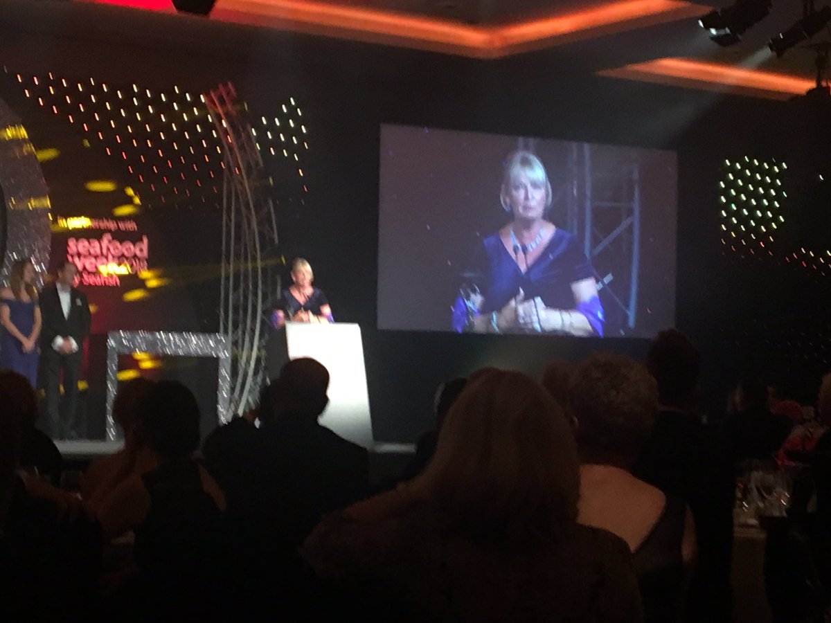 Fantastic to see @wendypbartlett recognised by @Caterertweets #FScateys #OutstandingContribution #award @cateringbm