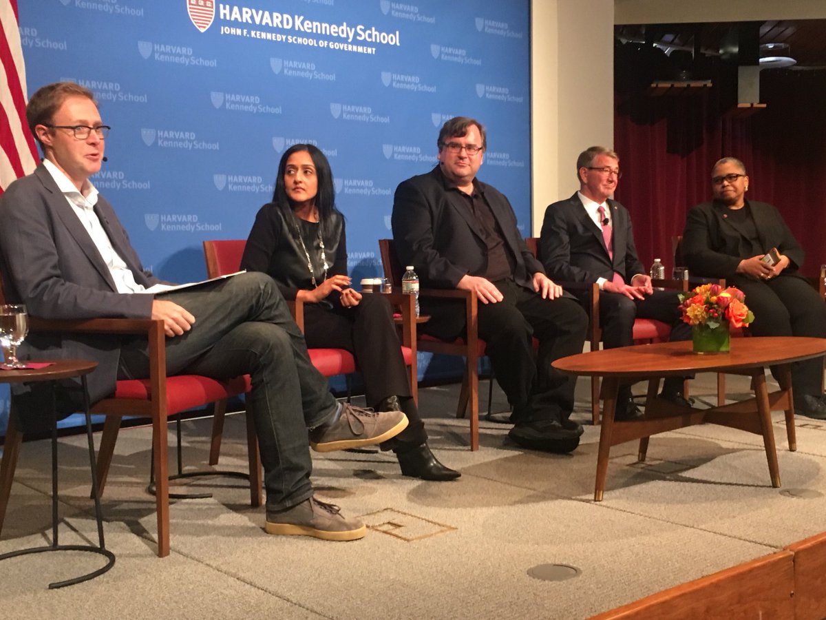 congressfellows's tweet image. Excited to hear from @reidhoffman, @LatanyaSweeney, @vanitaguptaCR, Ash Carter, and @daeaves on why we need more public interest technologists in government. 

Yes, indeed! #PublicInterestTechnology