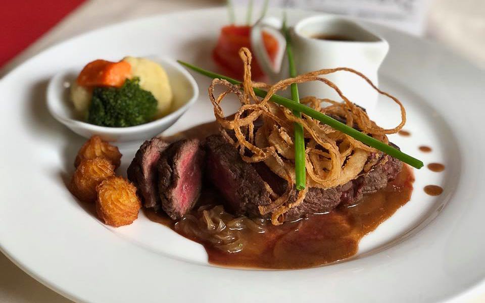 If you’ve already savoured mouth-watering street food and relished dinner in one of the city’s favourite Khmer restaurants, you might find yourself craving more familiar fare. Here's our pick on Siem Reap's best international restaurants: ow.ly/h8ck30mdqtu