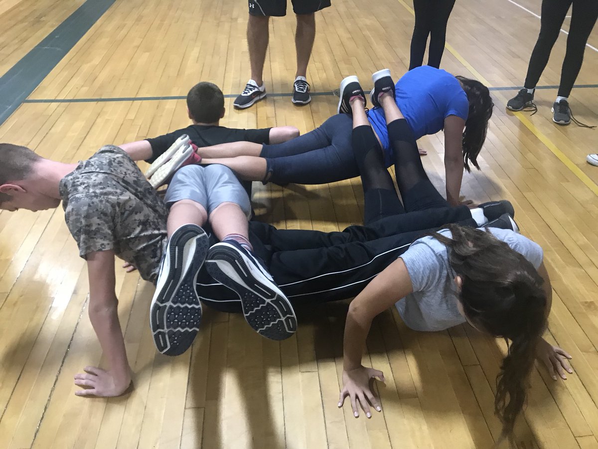 4-person push-ups today in Wellness during our warm-up at AMS!!  #muscularstrength #componentsoffitness