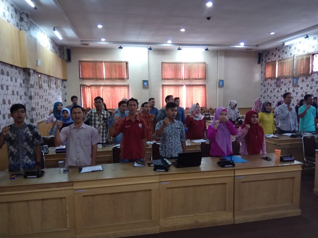 TPPI_Batanghari's tweet photo. Rakor TPP Batang Hari bersama jajaran DPMD di Aula Bappeda Kab. Batang Hari tgl 13 Oktober 2018.
@jokowi 
@EkoSandjojo 
@tppindonesia https://t.co/QaFONFdPCk