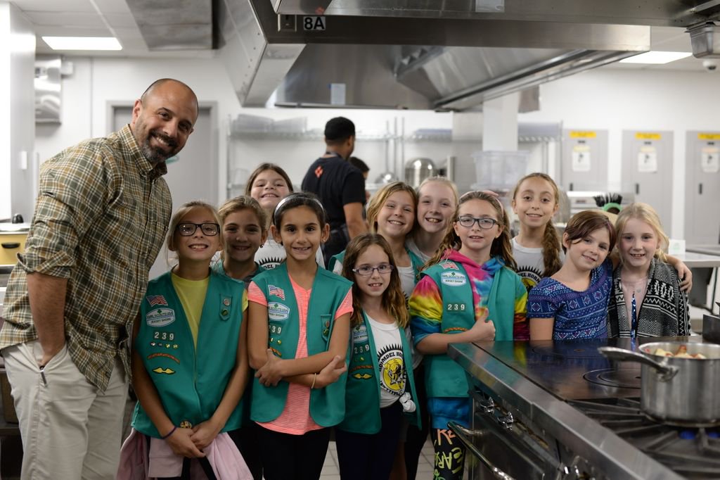 RBCHOSPITALITY's tweet photo. We welcomed the @girlscouts to @bellmarketnj today! Richard shared the steps we take to reduce our impact and how chefs have the power to create positive change for our environment.  Its up to all of us empower and inspire young girls to realize their full potential. https://t.co/rUQ87iZjng