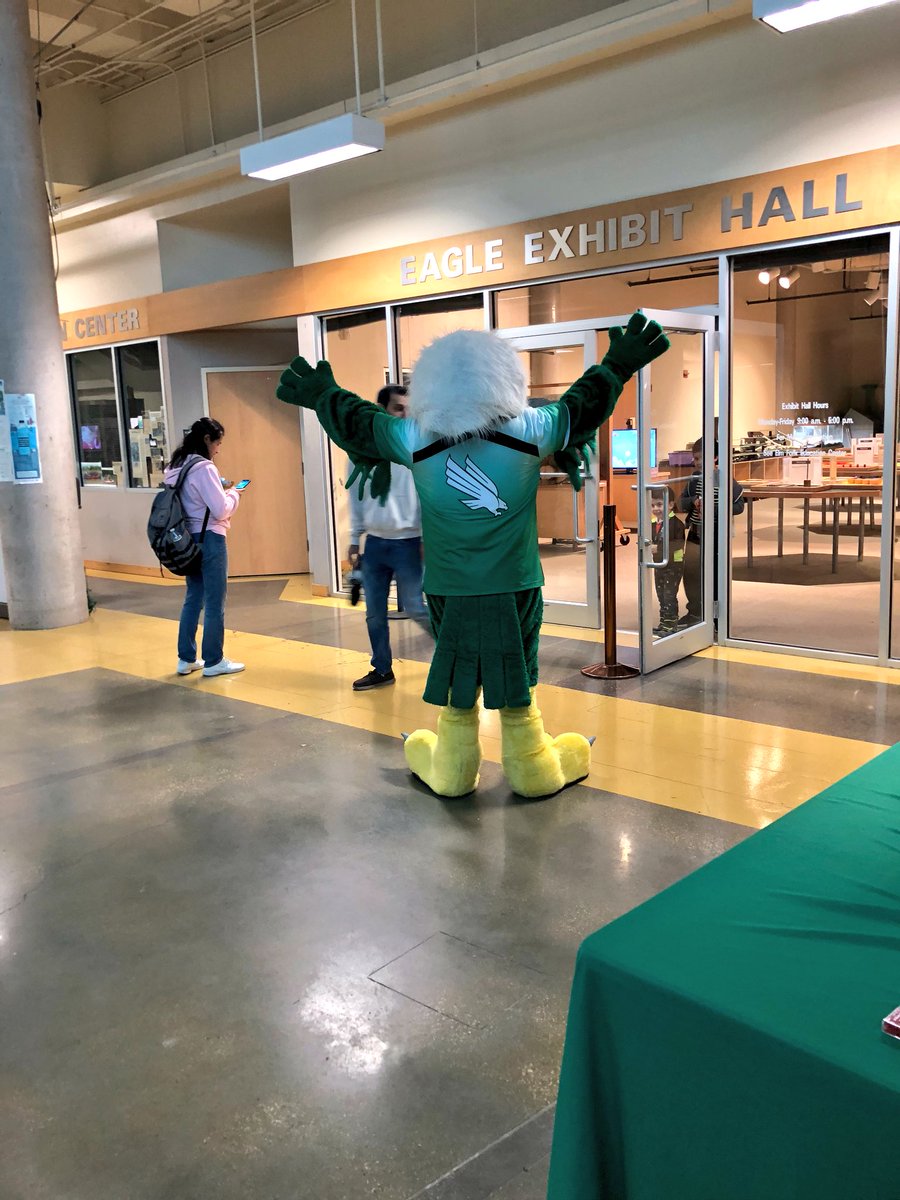NTScrappy's tweet photo. #FamilyFunNight is always a good time! #NonTradWeek 🦅😁 https://t.co/dOOmU7C3HS