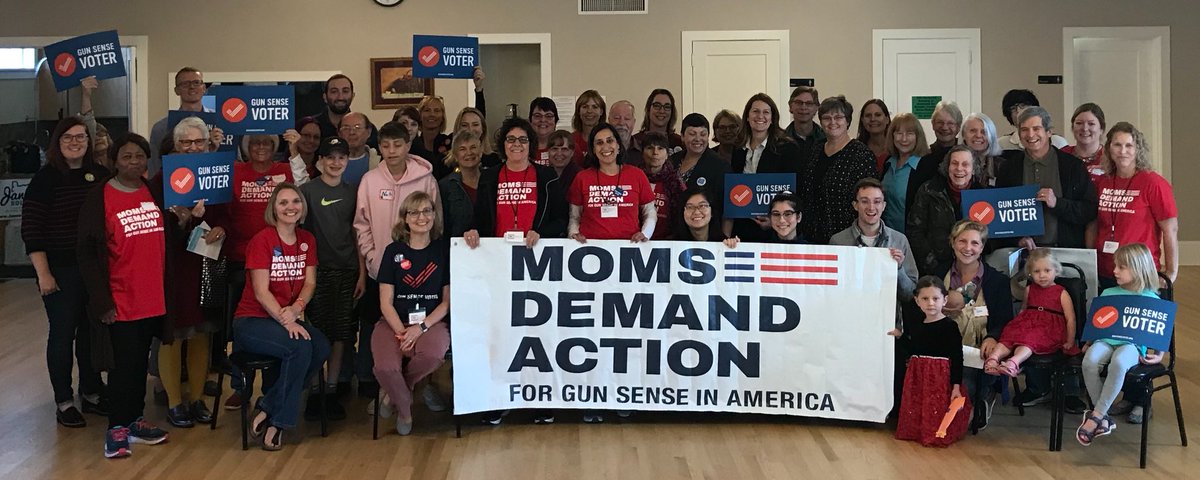 HilaryUhlig1's tweet photo. We fell in love with our #GunSenseCandidates at our “political speed dating” event to kick off @MomsDemand national Weekend of Action! These leaders will act to prevent gun violence. #orpol @Everytown @shannonrwatts @KateBrownForOR @SollmanJaneen @CourtneyForHD26 @sarah_grider https://t.co/SCEHq7G0YX