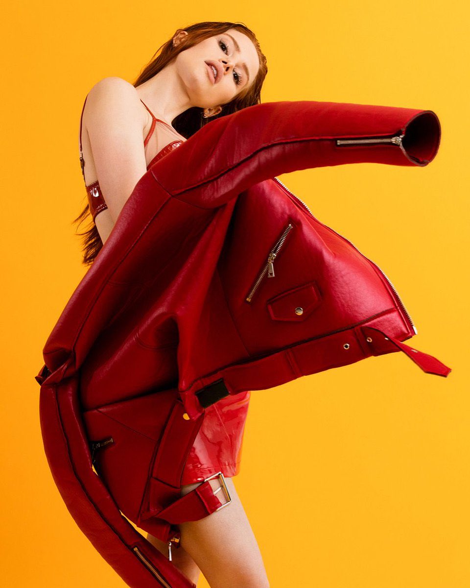 ofthirdearth's tweet image. ⠀
❝ Natrually he named me after his mother. ❞
   ————————————
› selective 
  • DC Comics original character 
› shippable 
  • literate &amp;amp; descriptive | TL banter-friendly 
› penned by #𝓢ℎ𝑖𝑚𝑚𝑒𝑟 

  #dcrp, #mvrp