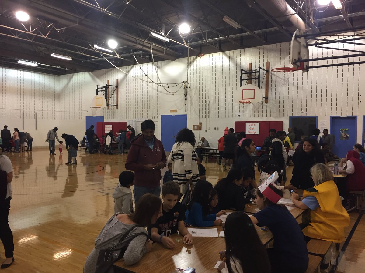 DiamondElem's tweet photo. Great family turnout to our Fall Into Reading Family Night!  Families had a chance to participate in various literacy stations, listen to a read aloud, visit the Book Trolley, and many more.  The best part was our wonderful teachers dressed up as book characters. https://t.co/7qapj6dkiK
