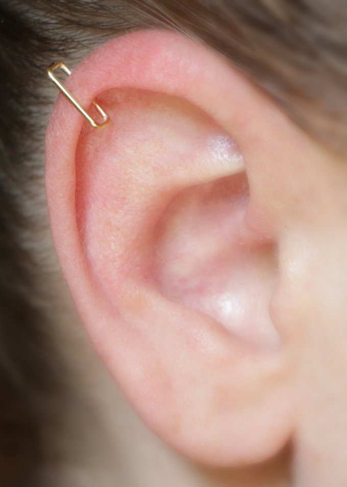 CurlyCuffs's tweet photo. New earring trend: Straight Edge Ear Cuffs! Only available at #curlycuffs 
NO PIERCING REQUIRED~
https://t.co/kqVVxczZxx #shipsworldwide

#giftideas #jewelry #jewellery #etsy #earrings #geometric #simple #trends #fashion #accessories #giftsforher #kids #christmasgifts #deals https://t.co/b2kL2oaOXw